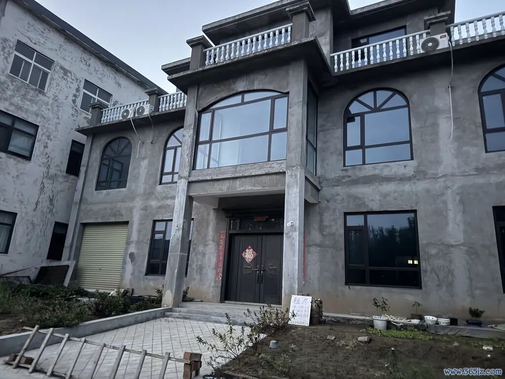 农村自建房不单是一栋屋子，更成为飞舞者一语气故土、安放记忆的奉求